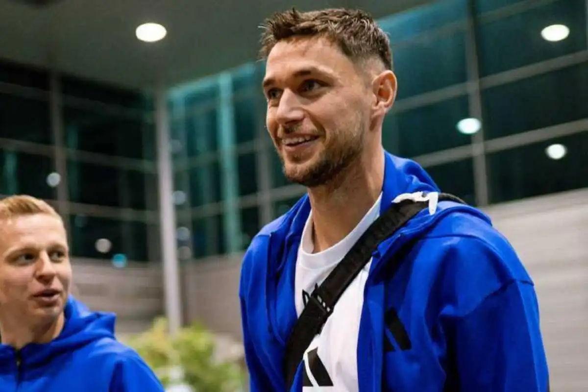 โรแมน ยาเรมชุค - ในรายชื่อผู้เล่นตัวจริงของโอลิมเปียกอสพบ PAOK
