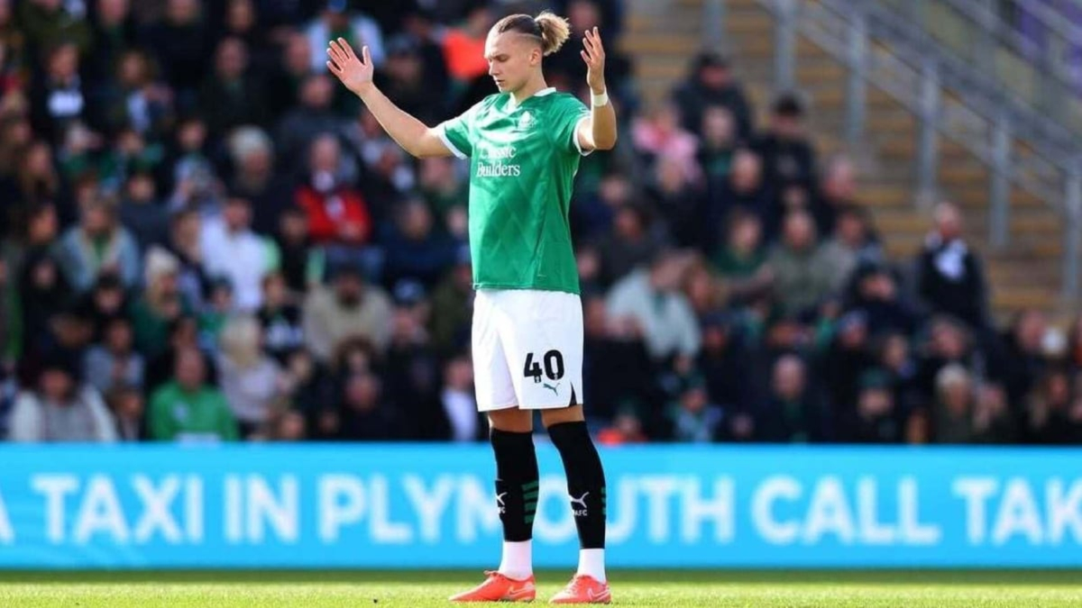 스토크 시티 수비수 막심 탈로베로프 관련 이미지