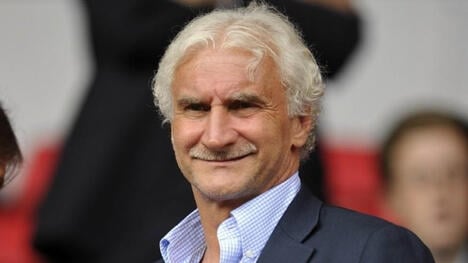 Expurgos seguem: Rudi Völler deve deixar a DFB