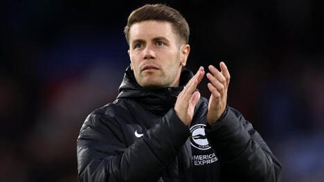 Bayer Monitorea a Hürzeler: Cláusula en el Contrato de Brighton Podría Allanar el Camino