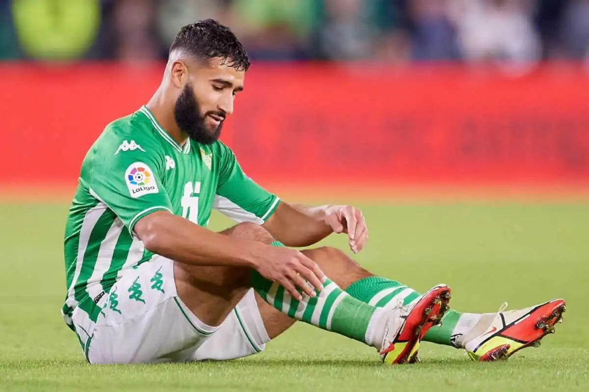 Pomocnik Fekir przenosi się z Betisu do Al-Jaziry