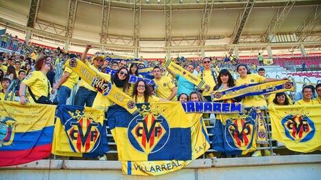 Les Fans de Villarreal Défient les Éléments face à Copenhague