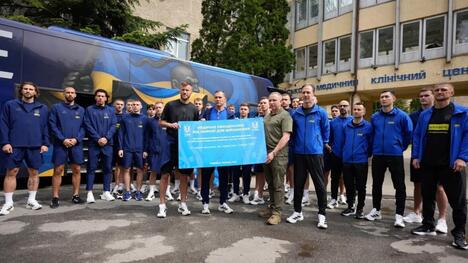 Андрій Шевченко та збірна України відвідали поранених військових