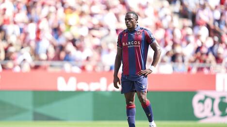 Etta Eyong Redescubre su Toque Goleador en la CAN