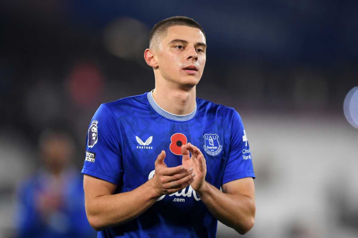 Vitalii Mykolenko Marks 100th Match for Everton - footboom1.com