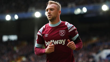 Kapitan West Ham Bowen Finansuje Modernizację Boiska Hereford