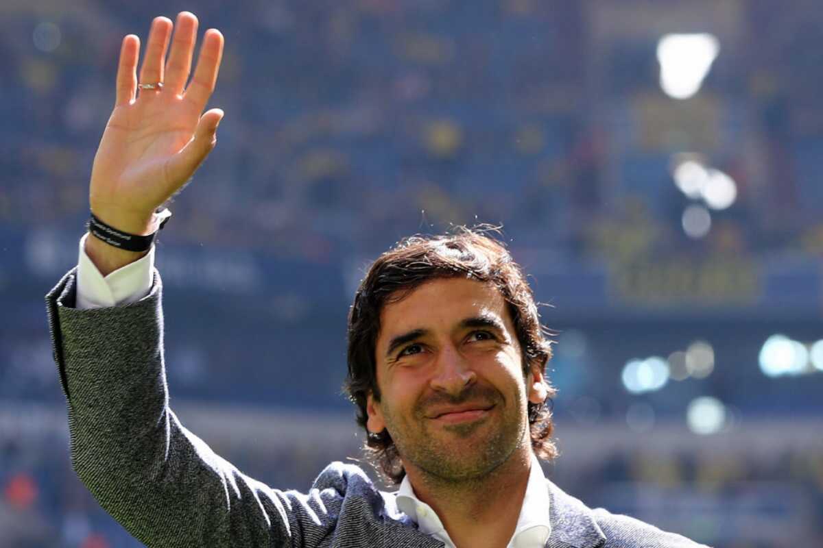 Schalke îl propune pe fostul star Raul să conducă echipa