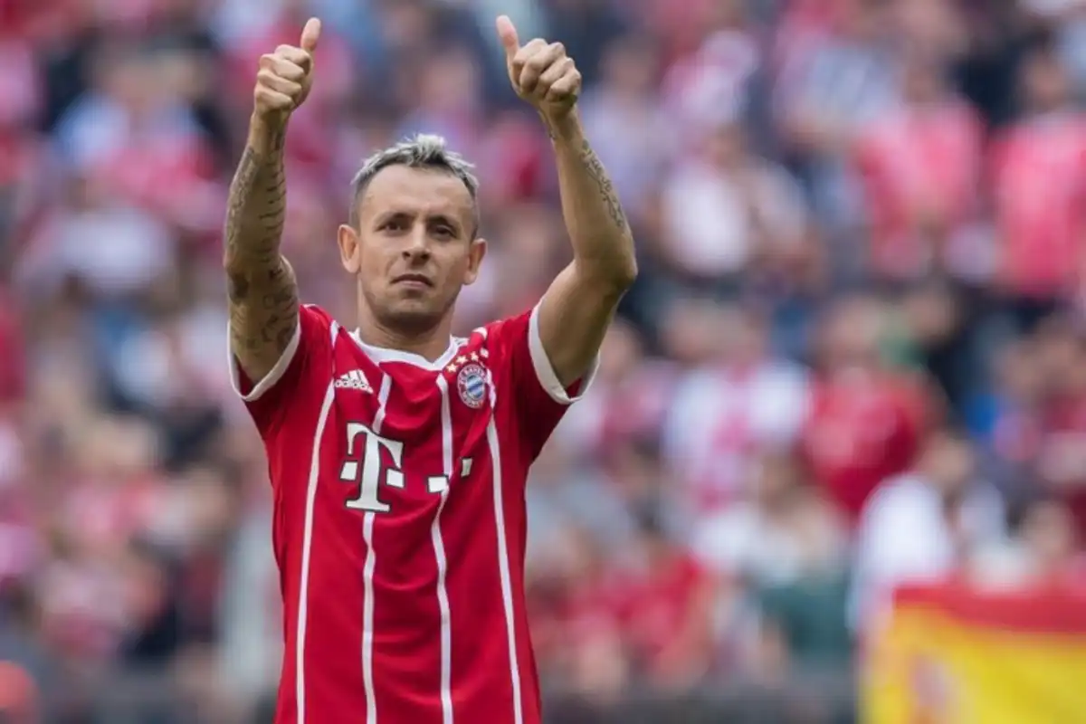 39-Year-Old Rafinha Officially Announces Retirement from Football ...