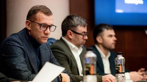 Представники клубів УПЛ зібралися у Будинку футболу: Шевченко проводить зустріч щодо реформ суддівства