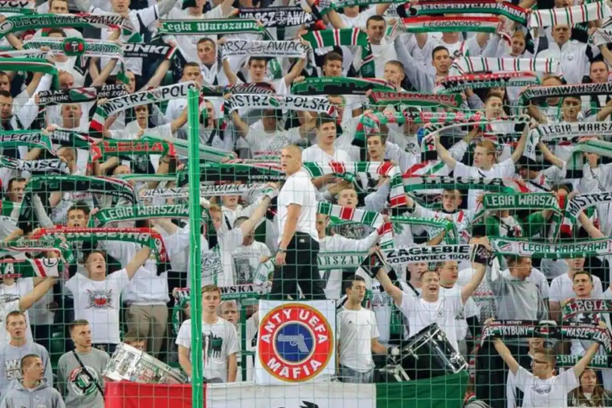 Młody napastnik Legii Warszawa w stanie krytycznym po wypadku; siostra nie żyje