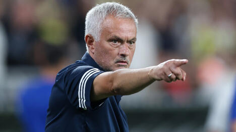 Mourinho: 'Samuel Gioccherà Contro Chaves, Ma Non È Una Sfida Con Trubin'