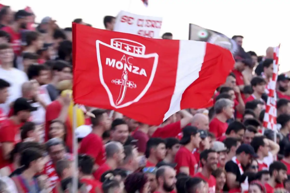 ამერიკელი აქციონერი მადჩესტერ იუნაიტედიდან დაინტერესებულია მონზას შესყიდვით