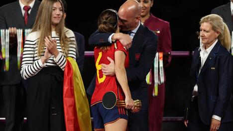 Aitana Bonmatí Out: Cinque Mesi per Frattura al Perone