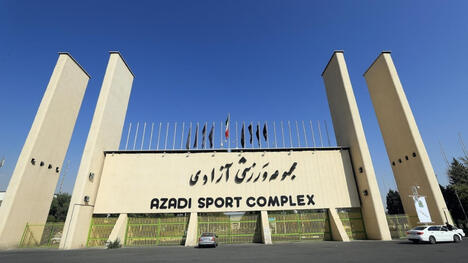 イスラエル・米軍の攻撃でイラン・アザディ・スポーツ・コンプレックスの一部破壊