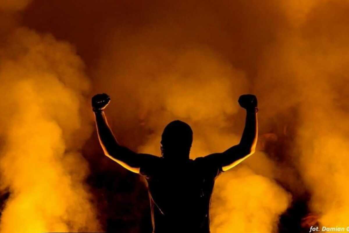 Poliția a Folosit Gaz Lacrimogen pentru a Calma Fanii în Timpul Derby-ului din Viena (Video)