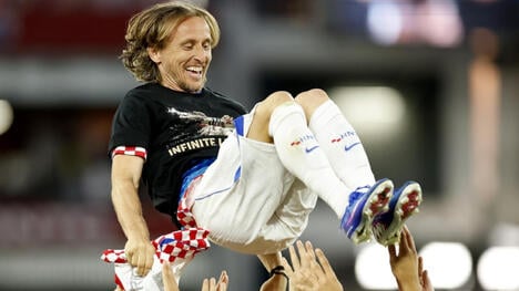 Modric junta-se a Ronaldo e Messi com 200 caps