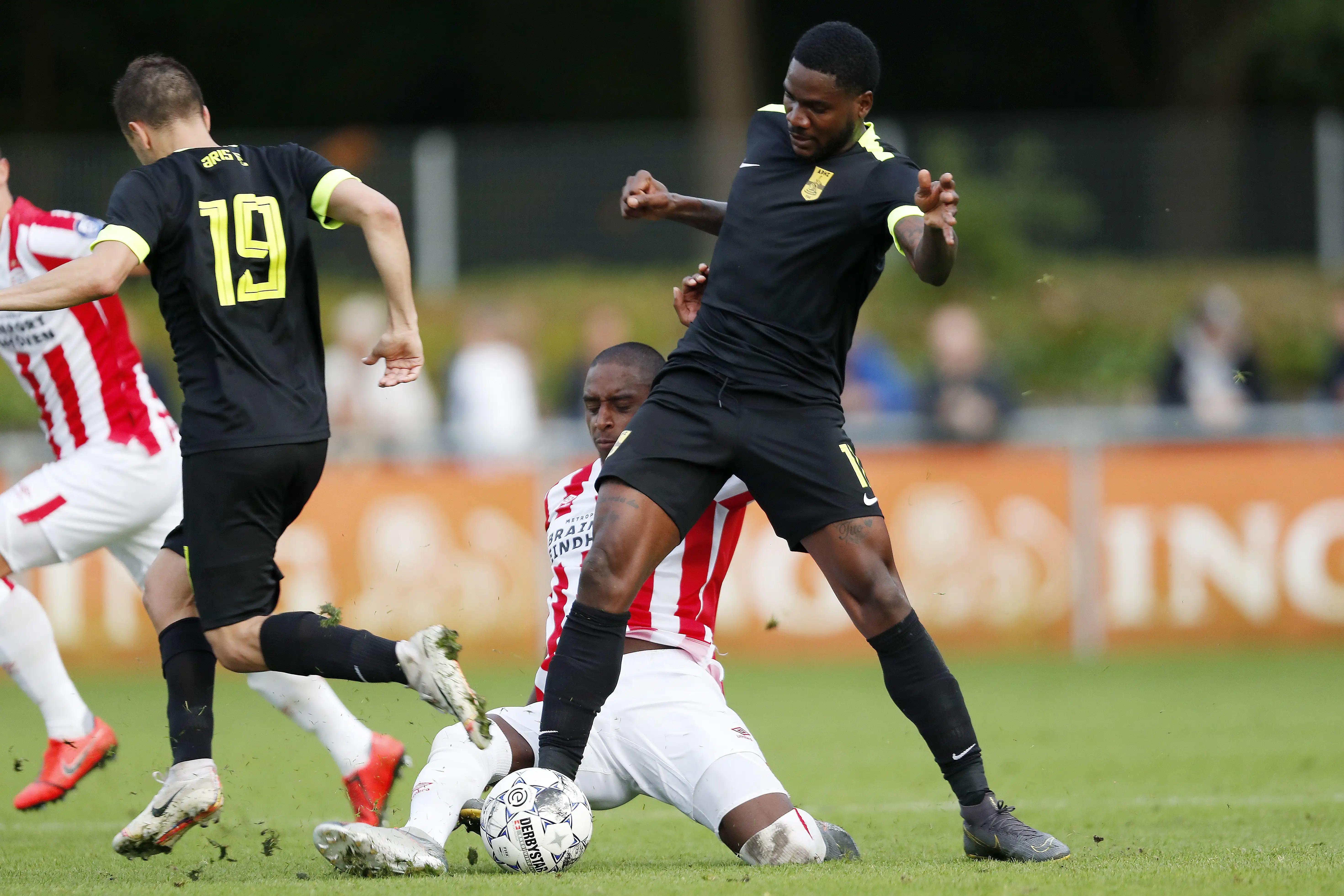 Brown Ideye Tire Sa Révérence : Un Adieu Émouvant à une Légende du Football