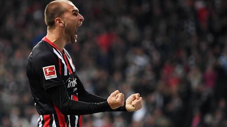 Bas Dost Appende le Scarpette al Chiodo Dopo lo Shock Cardiaco