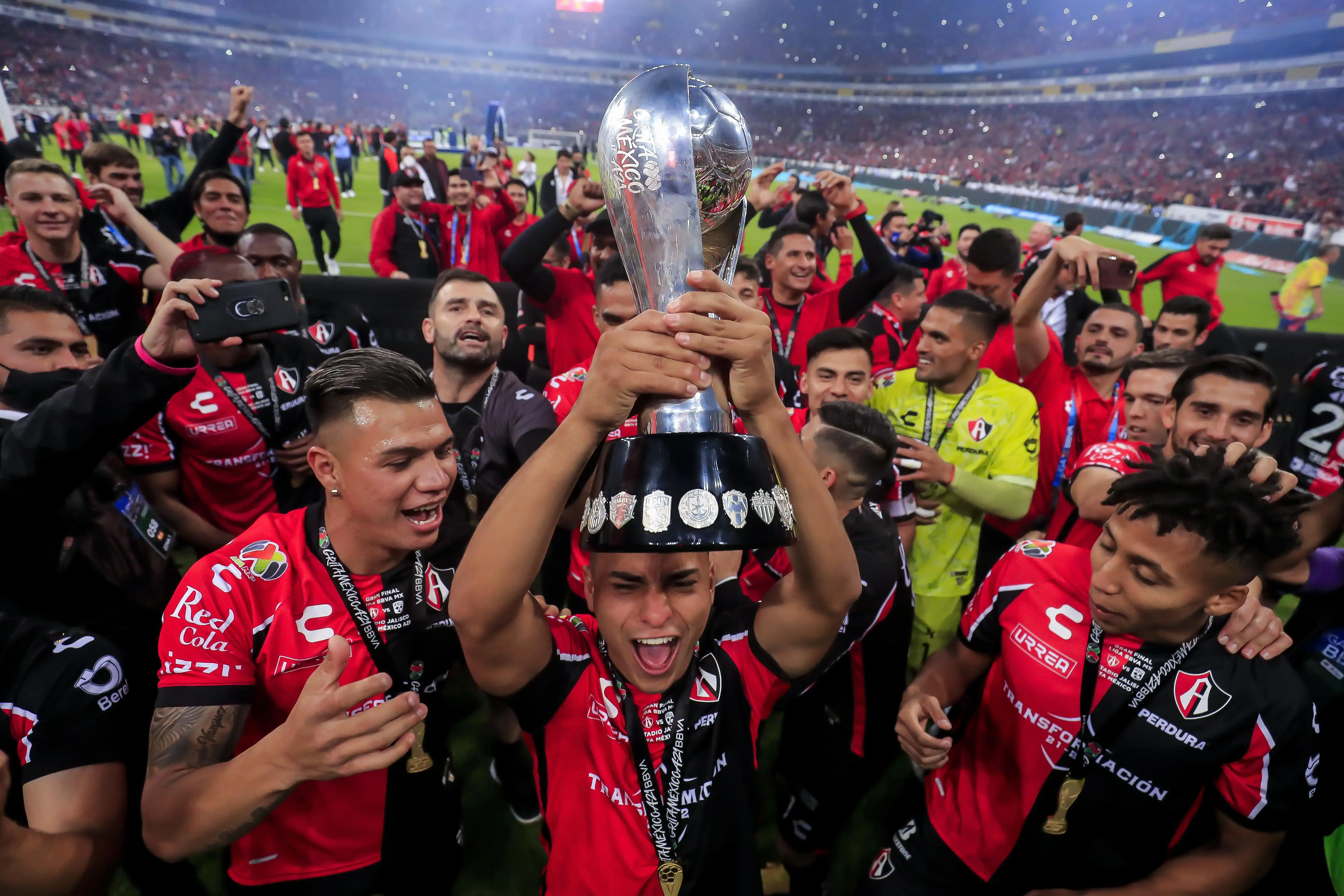 Tuca Ferretti Shocks Fans: Atlas Over Tigres in His Heart