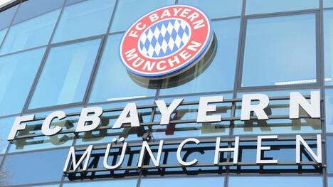 Bayern bất bại: Đè bẹp Stuttgart san bằng kỷ lục CLB