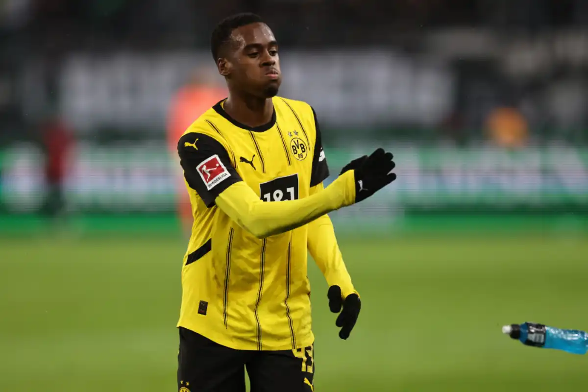 Jamie Gittens Acepta Unirse al Chelsea en un Acuerdo de Transferencia ...
