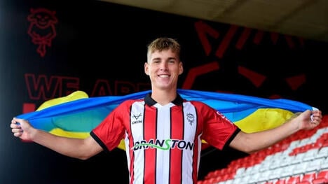 Ivan Varfolomeev Segna il Primo Gol con il Lincoln City (Video)