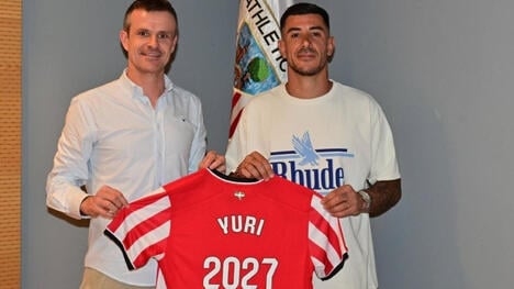 Athletic Bilbao Extend Deal with Legend Berchiche