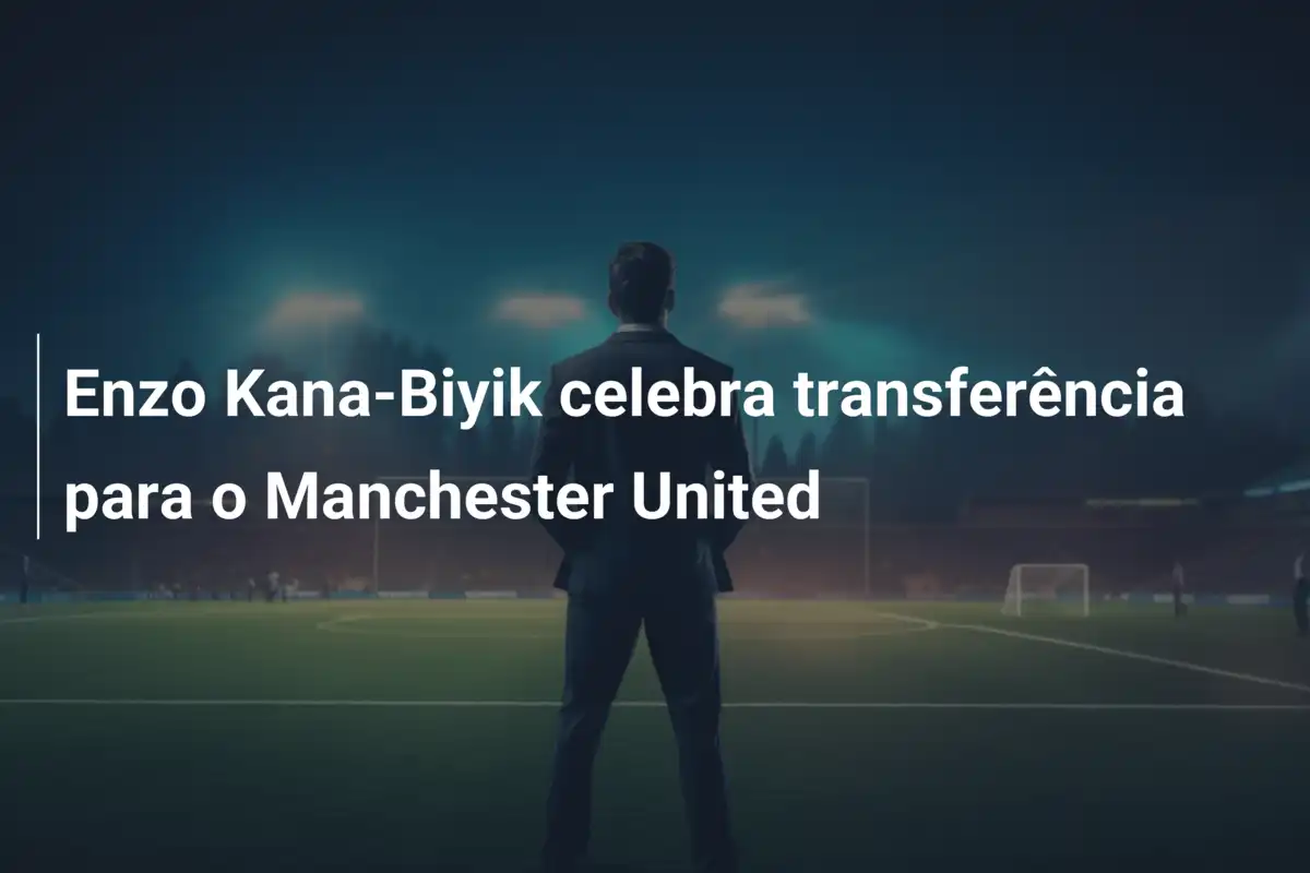 Enzo Kana-Biyik celebra transferência para o Manchester United