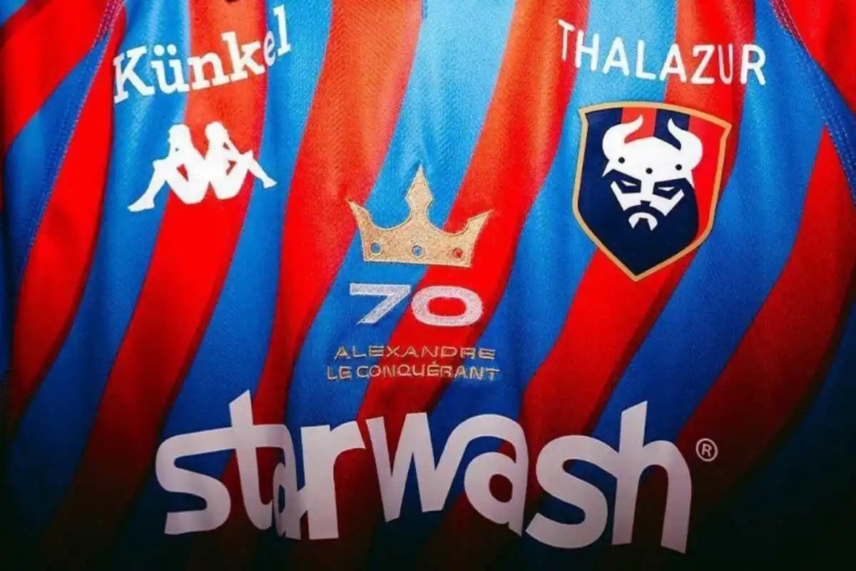Były klub Ligue 1 spadł do trzeciej ligi francuskiej i rozpoczyna nowy sezon z nowym trenerem