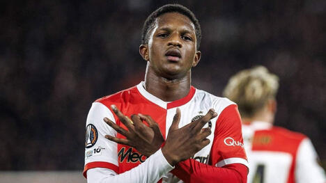 Manchester City and Bayern Munich Eye Feyenoord's 19-Year-Old Defender