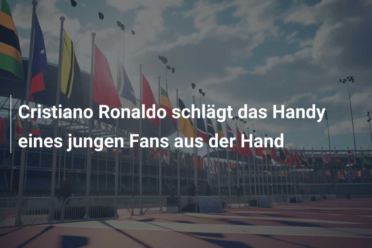Cristiano Ronaldo schlägt das Handy eines jungen Fans aus der Hand
