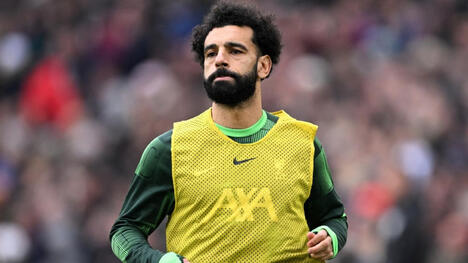 Salah nel Mirino per Foto con Albero di Natale