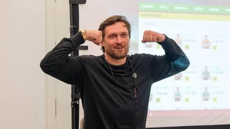 "Попереду довга дорога" - Усик про поразку збірної України