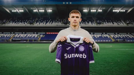 Danylo Sikan marca dois gols na estreia pelo Anderlecht