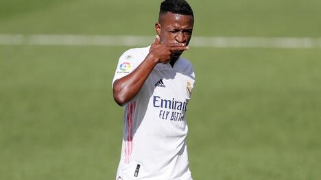 Vinicius Jr. Transforma o Alverca com 33 Contratações Históricas no Verão