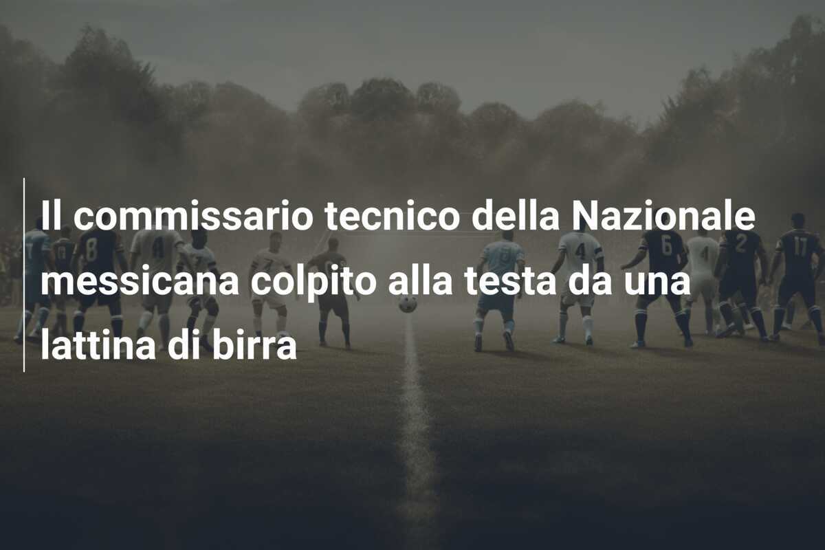 Il commissario tecnico della Nazionale messicana colpito alla testa da una lattina di birra