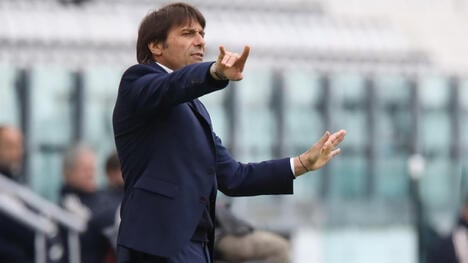 Conte favorito per la panchina dell'Italia
