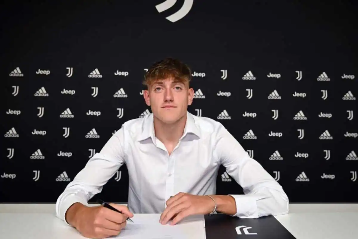 Juventus Extends Contract with Ukrainian Firman and Sends Him on Loan to Sion