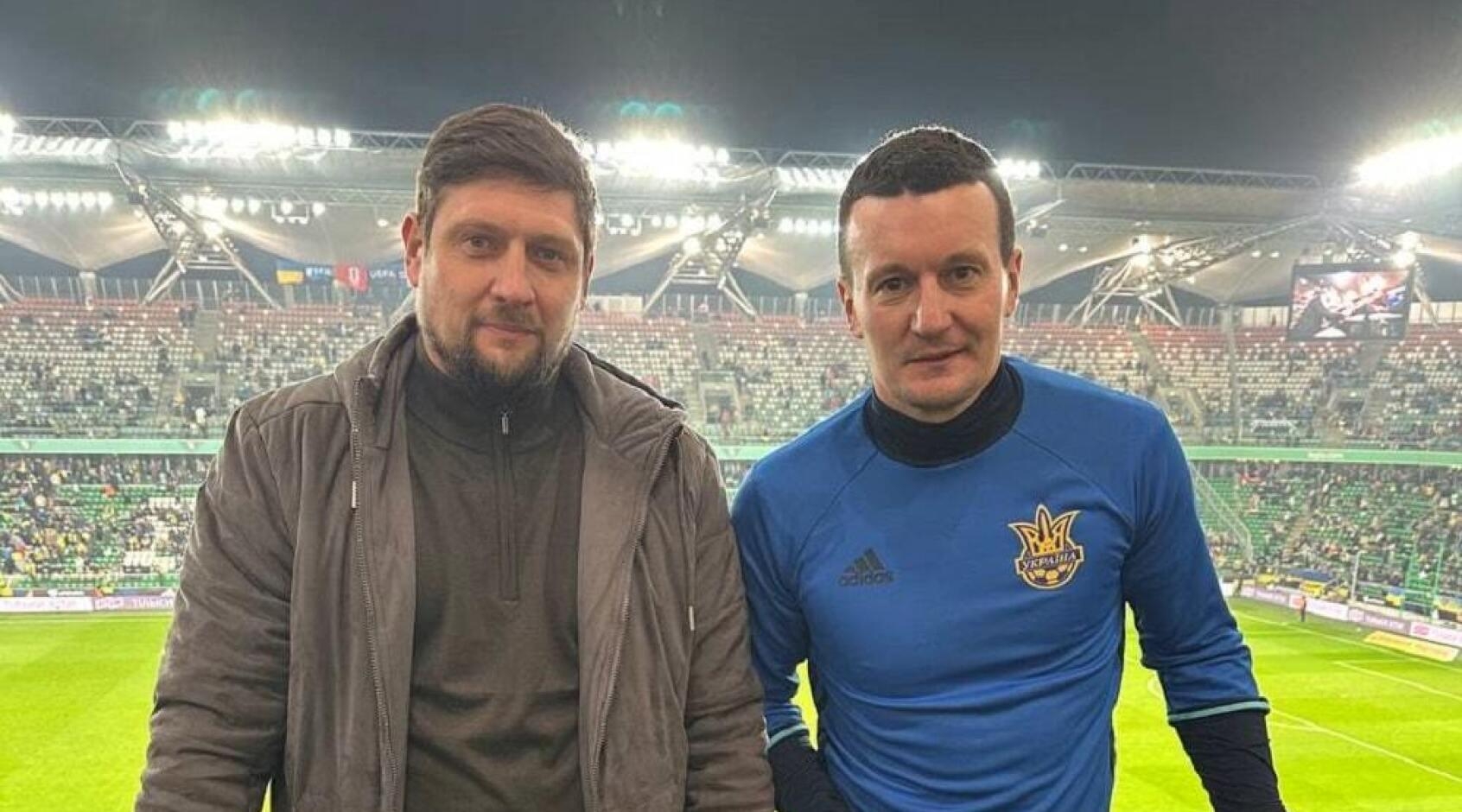 УАФ вручила пам'ятні футболки Селезньову та Федецькому за кар'єру в збірній України