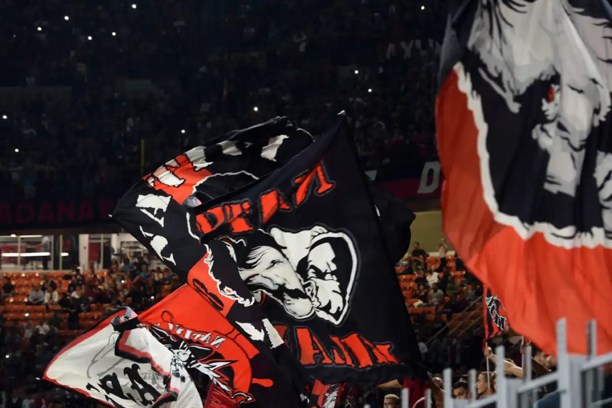 Aficionados del AC Milan Exigen Cambios Urgentes Tras Confirmarse su Ausencia en Europa